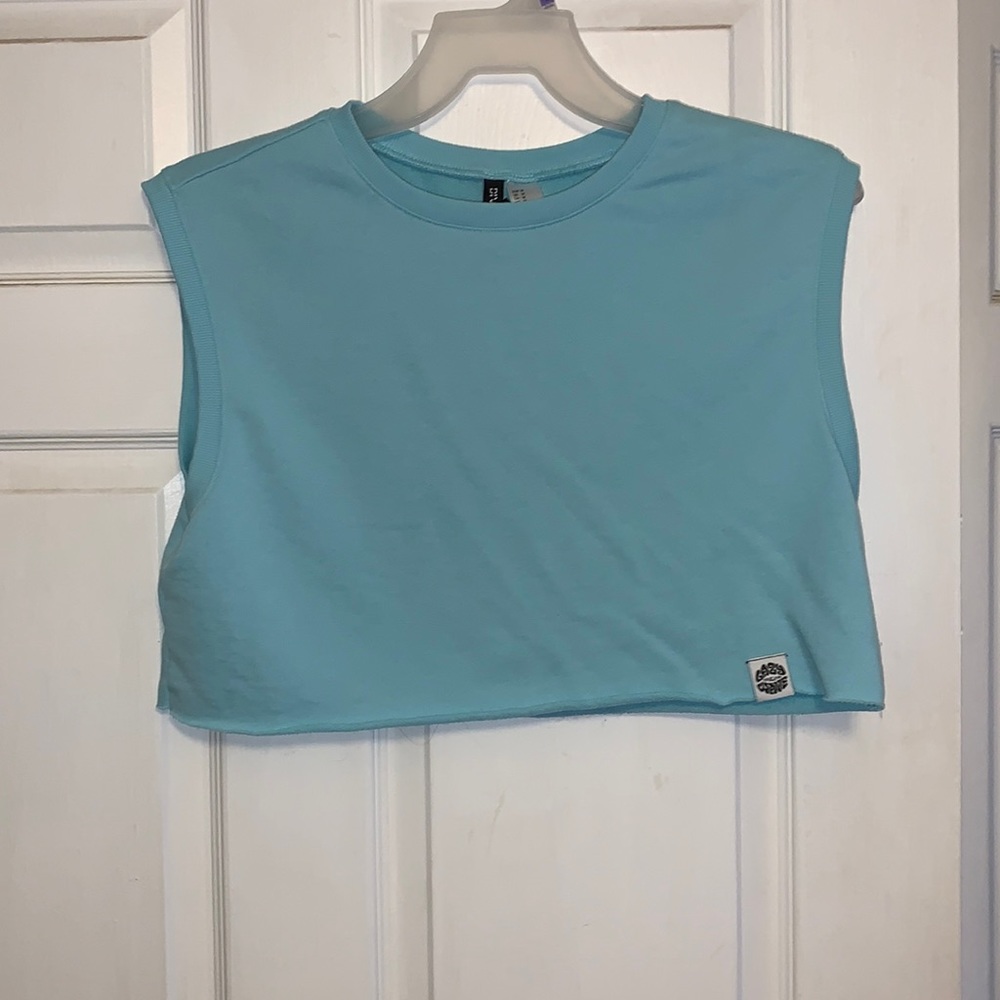 ⭐️Brand new teal H&M cropped muscle tank top